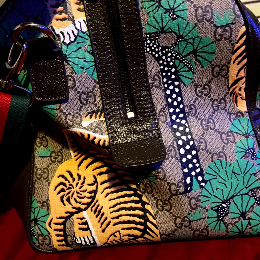 Brand New Gucci Crossbody Duffle XL - Picture 3 of 5